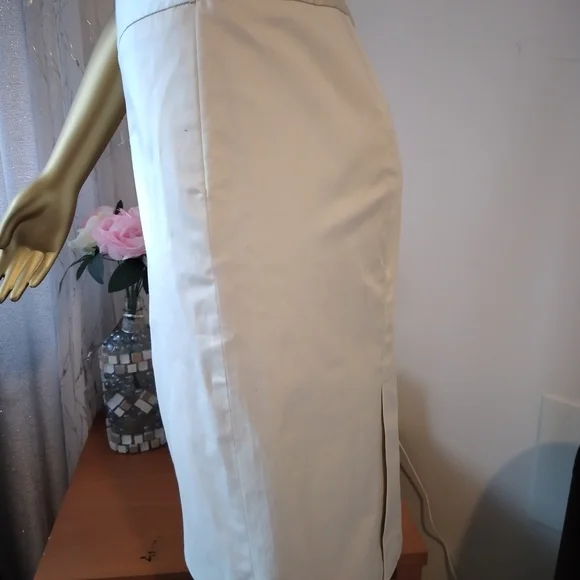LOFT Off-White Midi Skirt - Picture 3 of 6